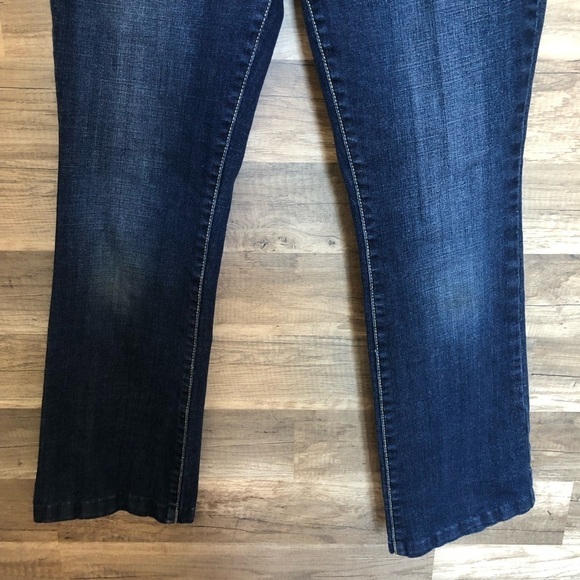 Levi’s 515 Bootcut Dark Wash Jeans Size 6 - Picture 4 of 8